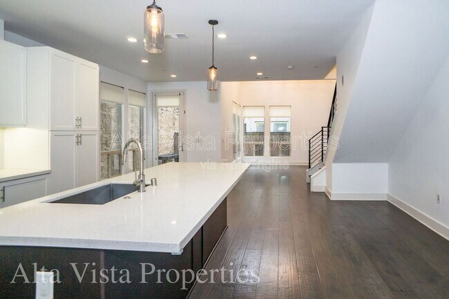 2549 Aperture Cir San Diego, CA 92108 photo 3