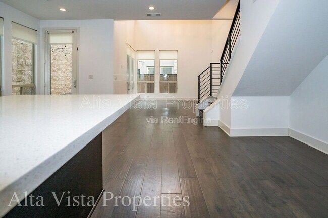 2549 Aperture Cir San Diego, CA 92108 photo 5