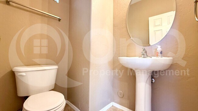 1913 E Hawken Pl Chandler, AZ 85286 photo 2