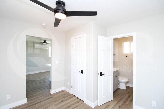 802 S 11th Ave Phoenix, AZ 85007 photo 5