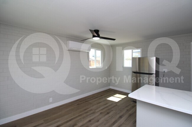 802 S 11th Ave Phoenix, AZ 85007 photo 3