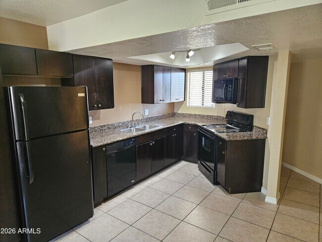 885 N Granite Reef Rd Scottsdale, AZ 85257 photo 3