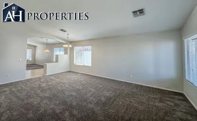 8153 W Clara Ln Peoria, AZ 85382 photo 4
