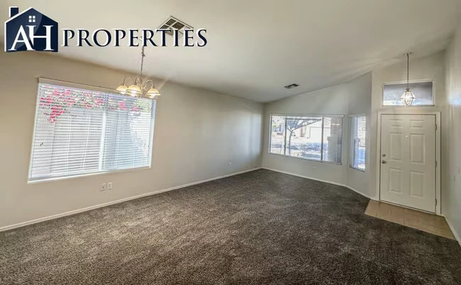 8153 W Clara Ln Peoria, AZ 85382 photo 2