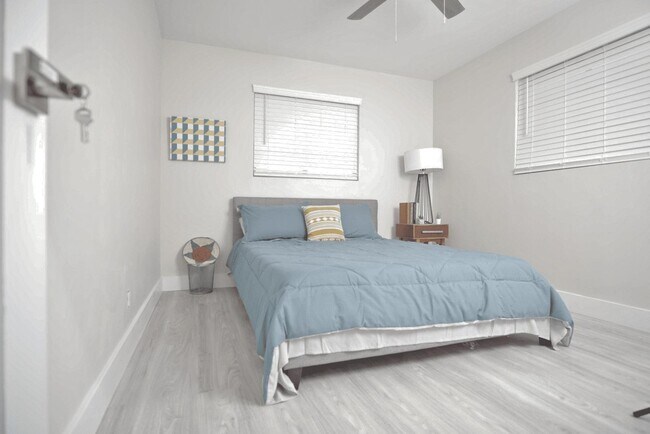2543 E Brill St Phoenix, AZ 85008 photo 3
