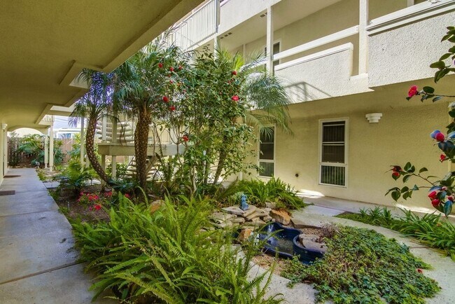 3747 Yosemite St San Diego, CA 92109 photo 4