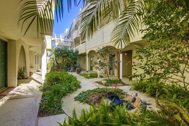 3747 Yosemite St San Diego, CA 92109 photo 3