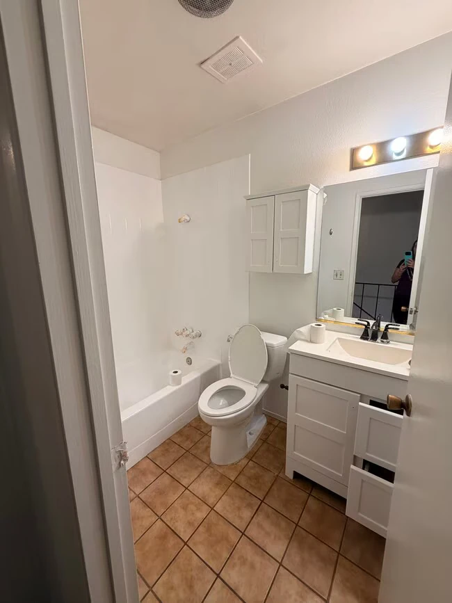 6569 Bell Bluff Ave photo 4