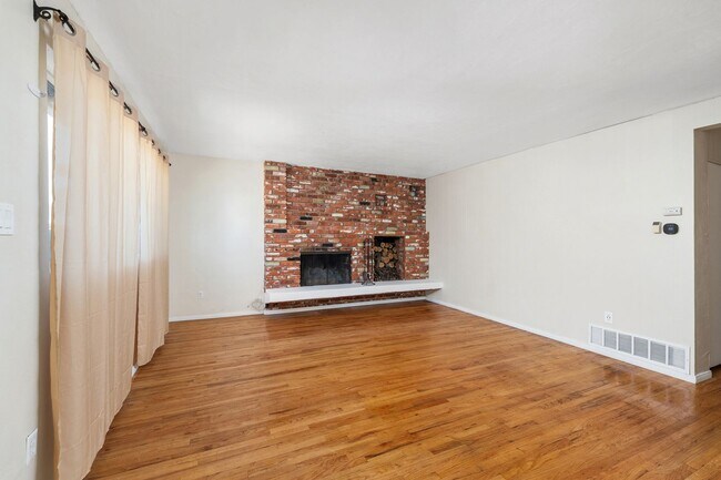 1231 Evilo St El Cajon, CA 92021 photo 3