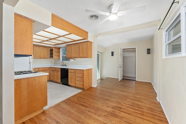 1231 Evilo St El Cajon, CA 92021 photo 5