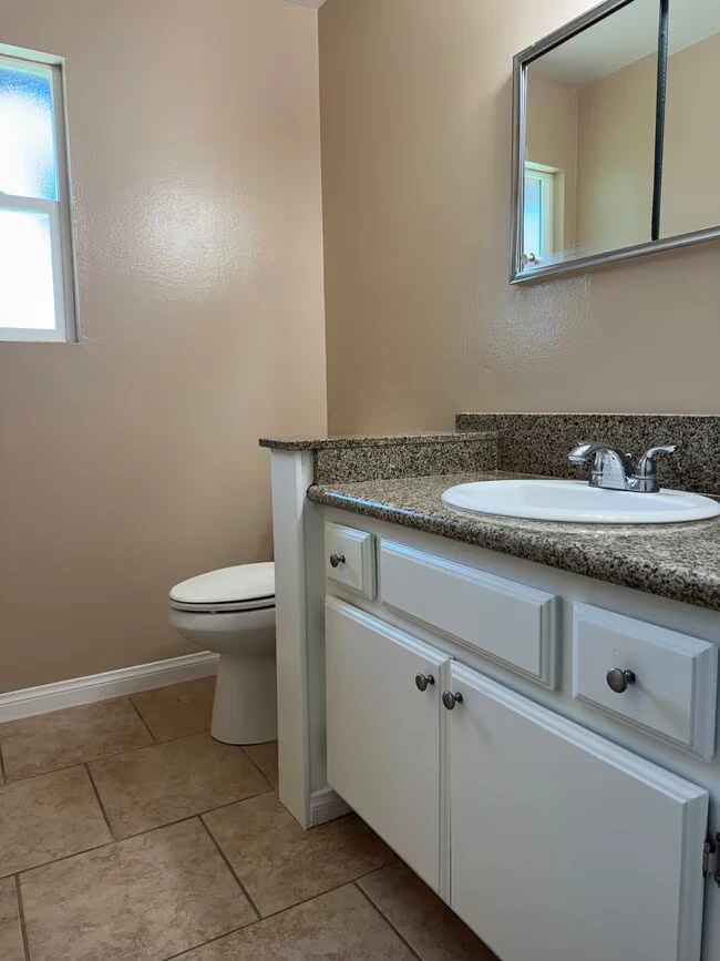 918 E 2nd Ave Escondido, CA 92025 photo 5