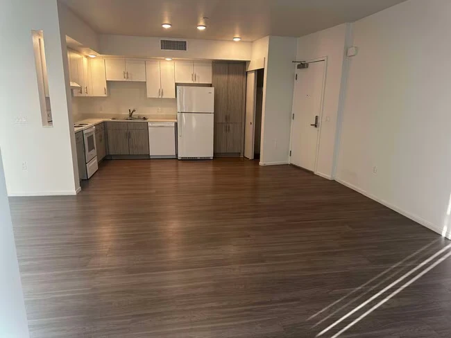 Mid-City Family Apts - Affordable Housing photo 2
