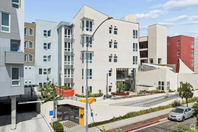 Mid-City Family Apts - Affordable Housing photo 3