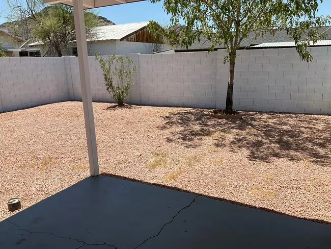 1327 E Carol Ave Phoenix, AZ 85020 photo 3
