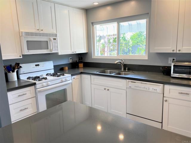 1421 Temple Heights Dr Oceanside, CA 92056 photo 3