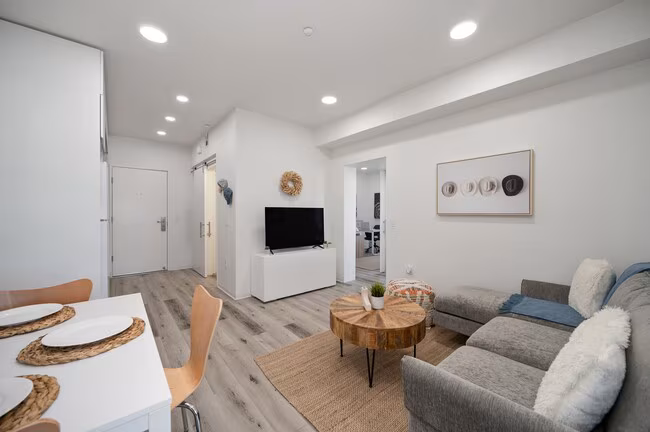 2911 Adams photo 2