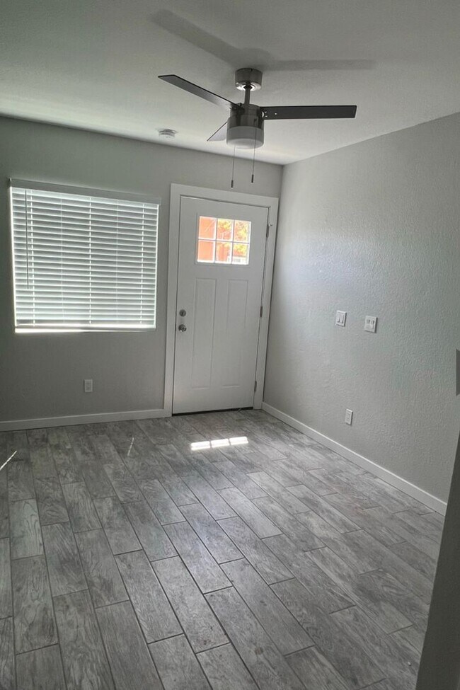 12717 W Amy Dr Surprise, AZ 85378 photo 5