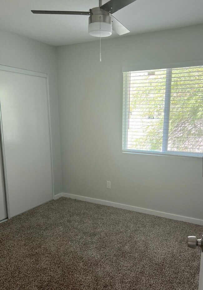 12717 W Amy Dr Surprise, AZ 85378 photo 4