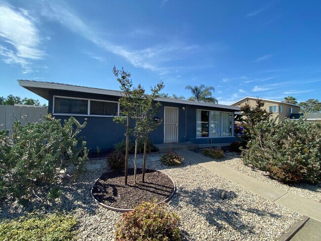 5102 Ewing St San Diego, CA 92115 photo 2