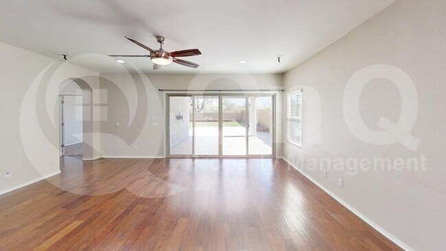 1015 W Spur Dr Phoenix, AZ 85085 photo 3
