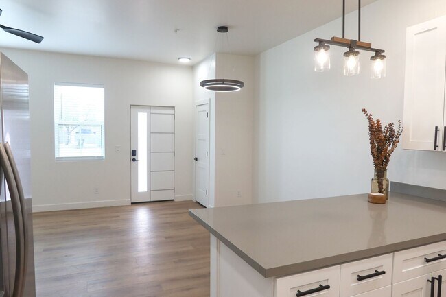 1453 E Fillmore St Phoenix, AZ 85006 photo 4