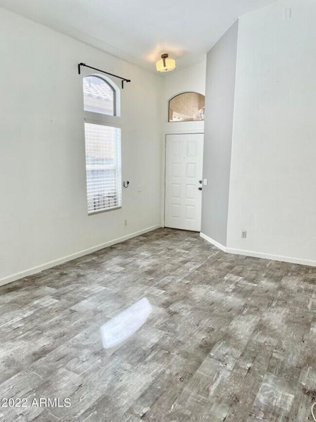 4910 W Behrend Dr Glendale, AZ 85308 photo 3