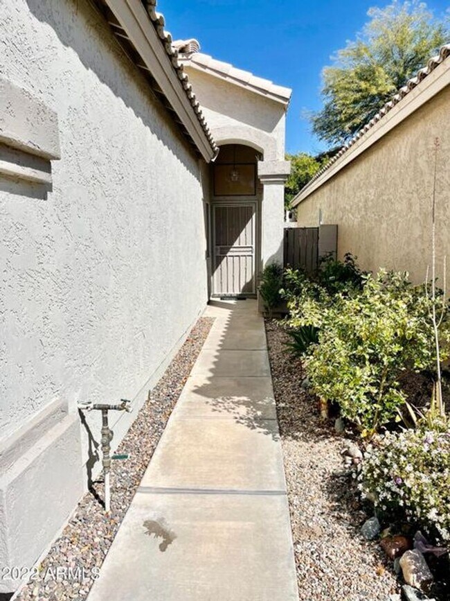 4910 W Behrend Dr Glendale, AZ 85308 photo 2