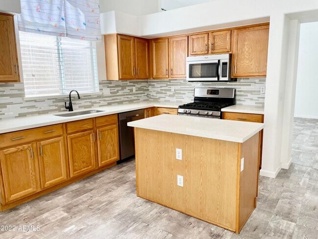 4910 W Behrend Dr Glendale, AZ 85308 photo 4