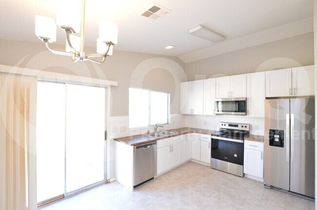 23423 N 39th Ln Glendale, AZ 85310 photo 4