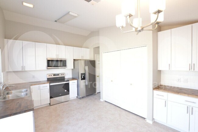 23423 N 39th Ln Glendale, AZ 85310 photo 3