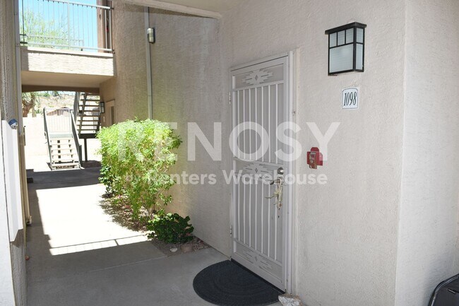 16013 S Desert Foothills Pkwy Phoenix, AZ 85048