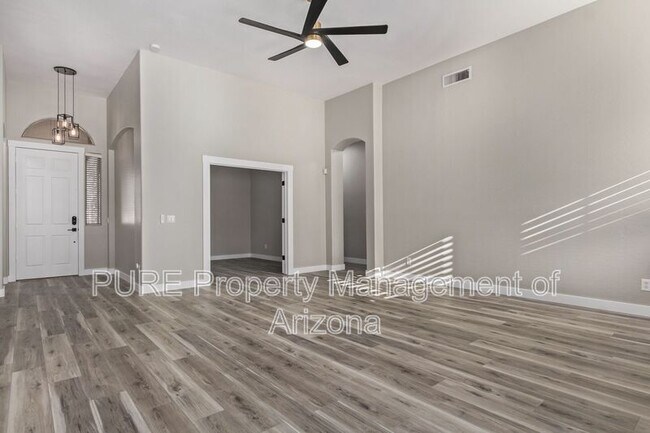 22215 N 49th St Phoenix, AZ 85054 photo 3