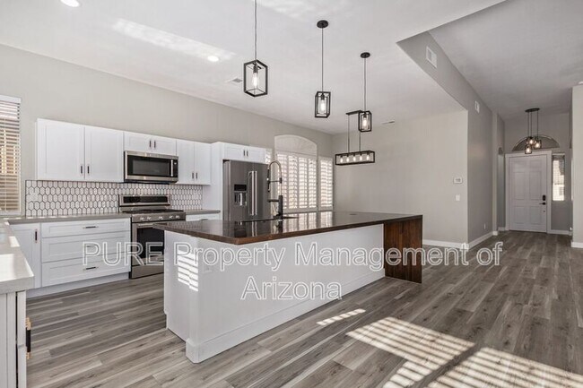 22215 N 49th St Phoenix, AZ 85054 photo 4