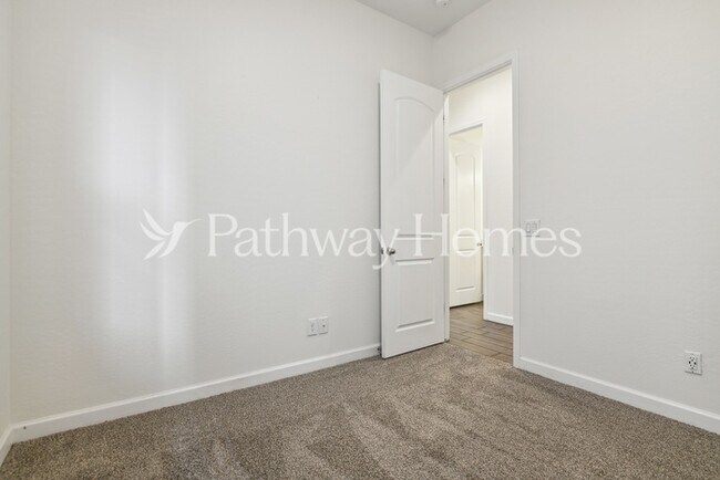3036 N 37th Pl Phoenix, AZ 85018 photo 5