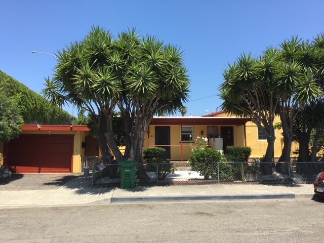 1BR/1BA Duplex on Lansing Way · Hayward photo 2