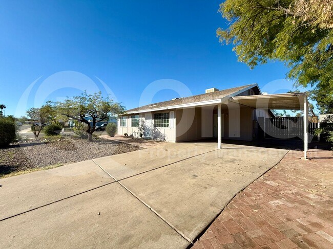 554 W Yale Dr Tempe, AZ 85283 photo 2