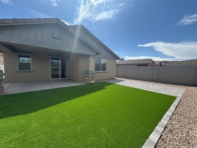 13420 W Eagle Feather Rd Peoria, AZ 85383 photo 4