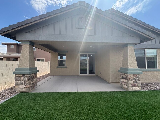 13420 W Eagle Feather Rd Peoria, AZ 85383 photo 3