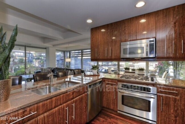 7141 E Rancho Vista Dr Scottsdale, AZ 85251 photo 3