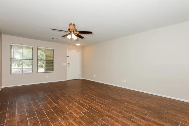 1084 S Olympic Dr Gilbert, AZ 85296 photo 5