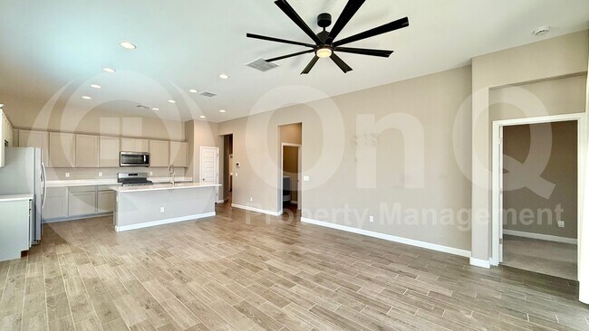 40847 W Hillman Dr Maricopa, AZ 85138 photo 4