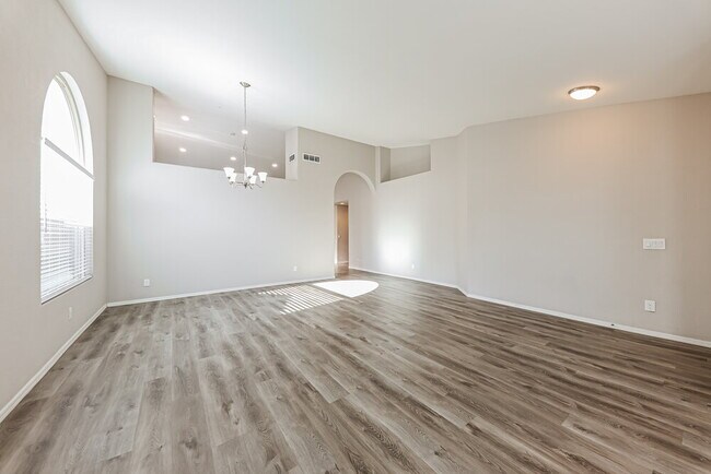 4317 W Electra Ln Glendale, AZ 85310 photo 4