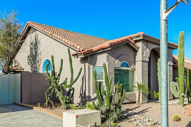4317 W Electra Ln Glendale, AZ 85310 photo 3