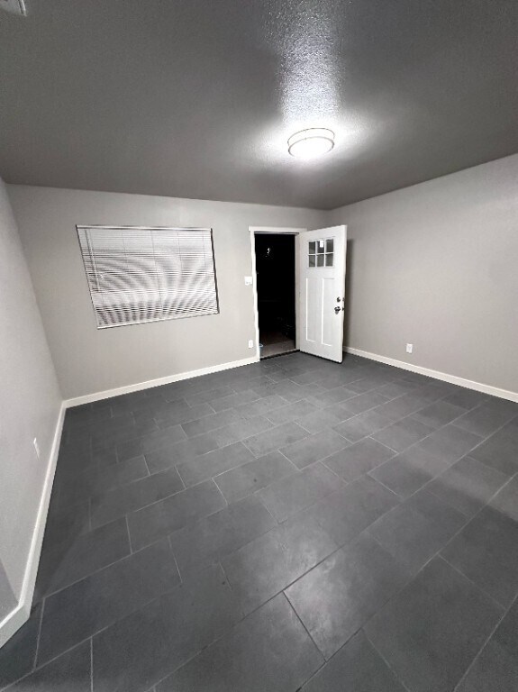 1102 W Cochise Dr Phoenix, AZ 85021 photo 2