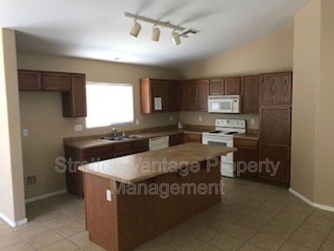 17739 W Redfield Rd Surprise, AZ 85388 photo 2