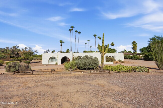 6311 N 74th St Scottsdale, AZ 85250 photo 2