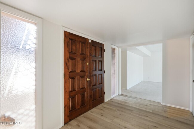 6311 N 74th St Scottsdale, AZ 85250 photo 4