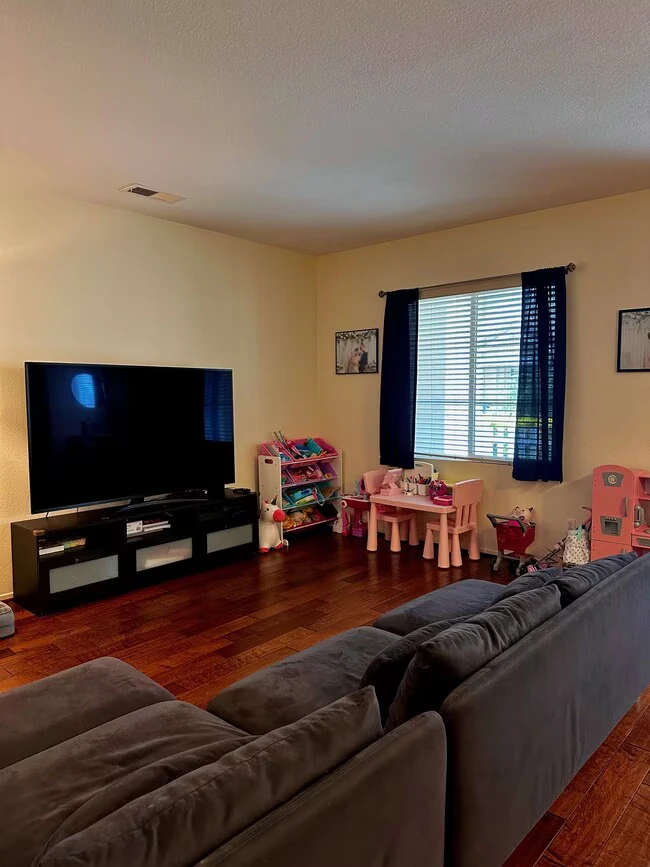 1444 Canvas Dr Chula Vista, CA 91913 photo 4