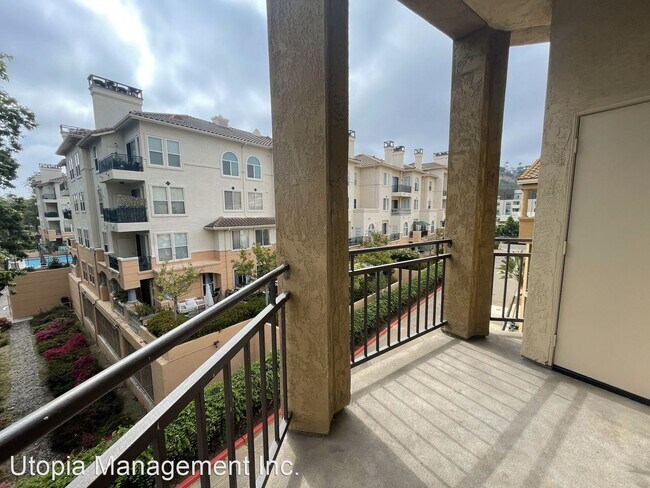580 Camino De La Reina San Diego, CA 92108 photo 2