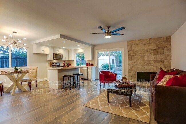 783 Granada Dr Vista, CA 92083 photo 3